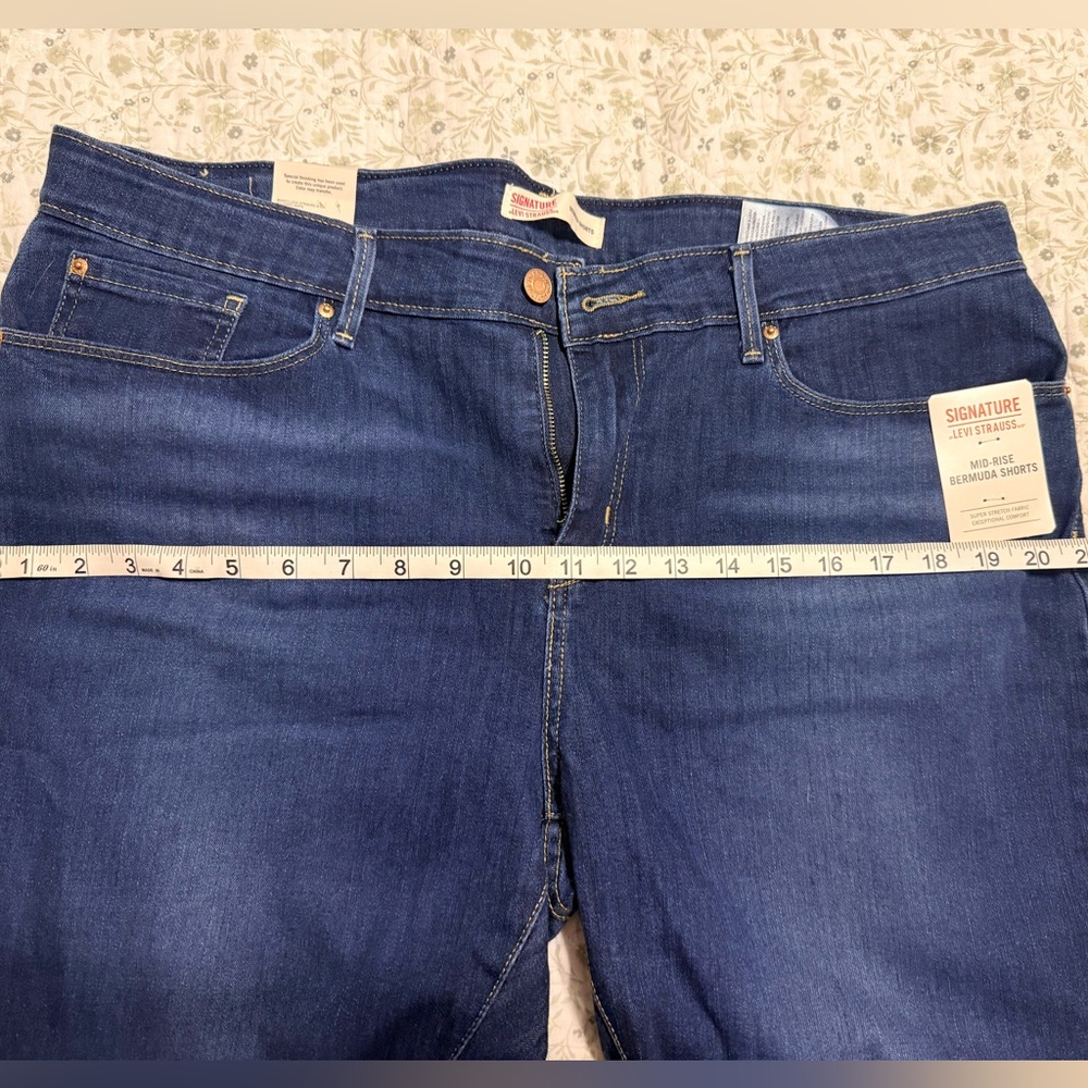 Signature by Levi Strauss Bermuda Jean Shorts - Picture 2 of 10